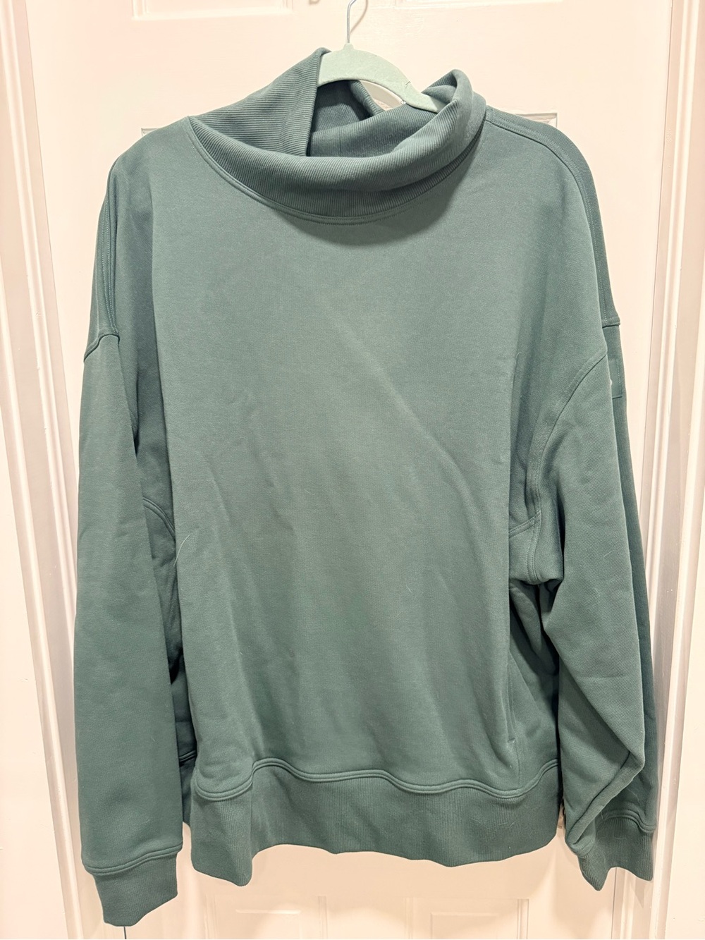 ALO Yoga Sweatshirt- Sage Green